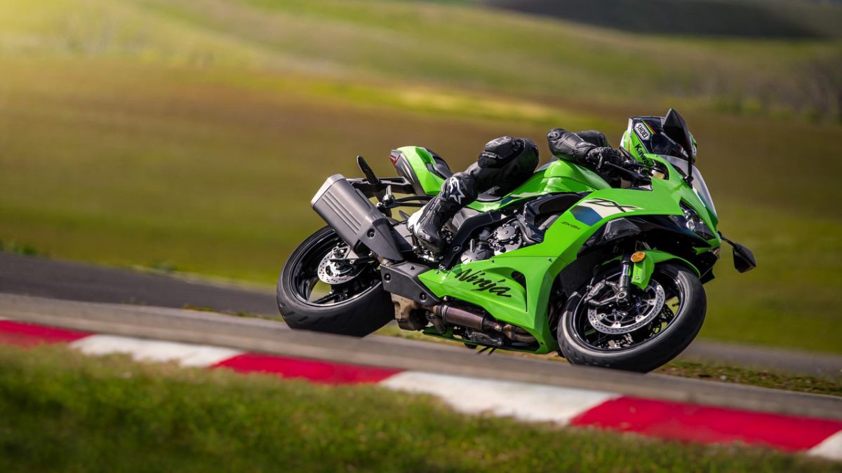 Kawasaki ZX-6R नए रंगरूप में लॉन्च